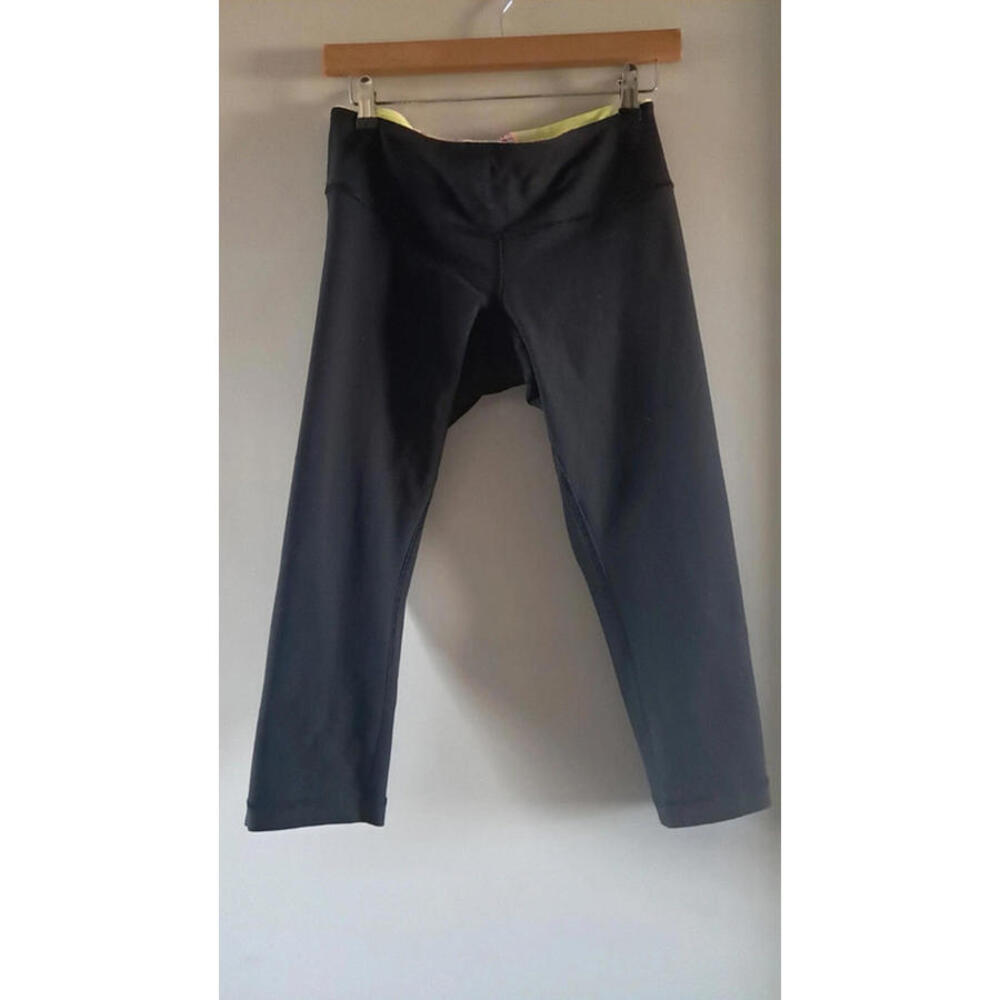 Lululemon reversible cropped leggings US 8